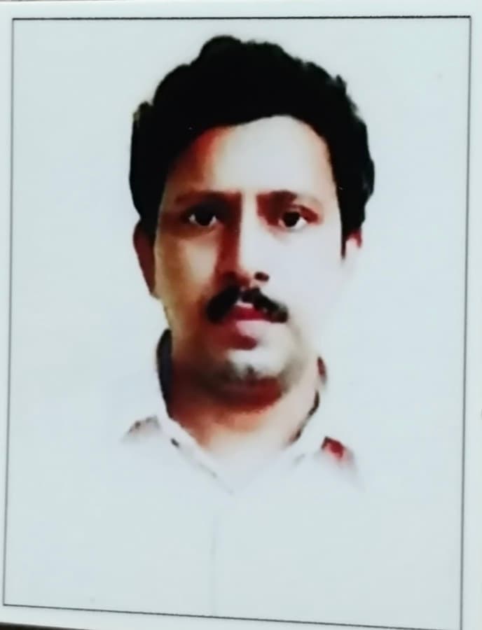 Photograph of Maddali Srikant, Mathematics & Physics teacher